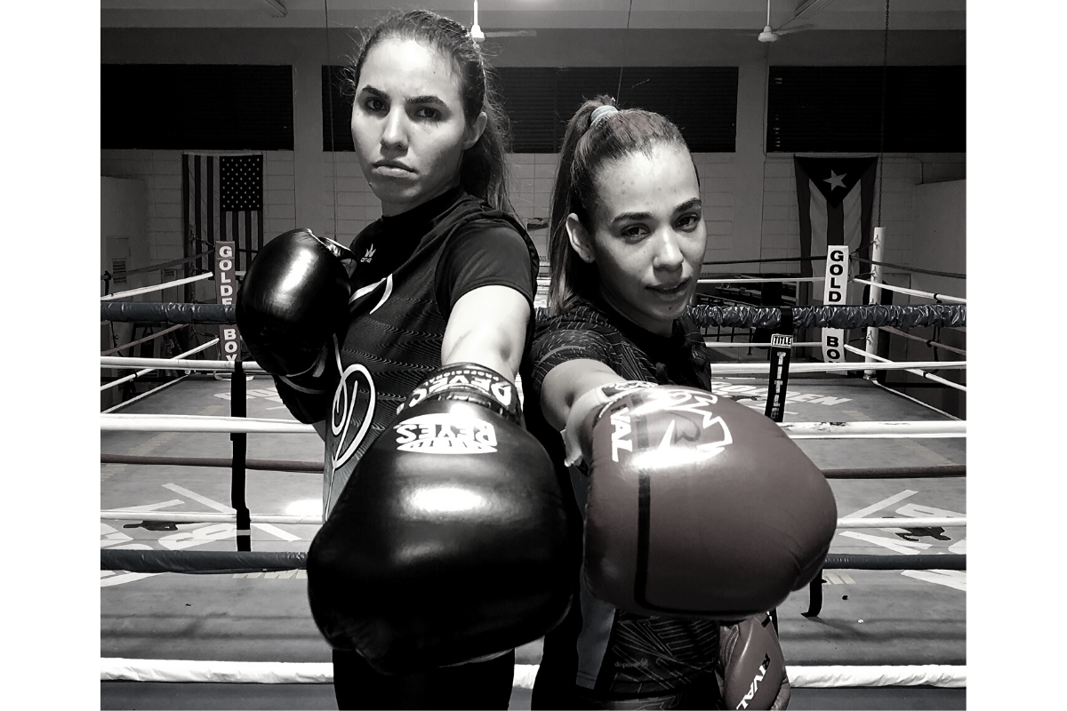 Boxeadoras Stephanie Piñeiro y Vivian Velázquez