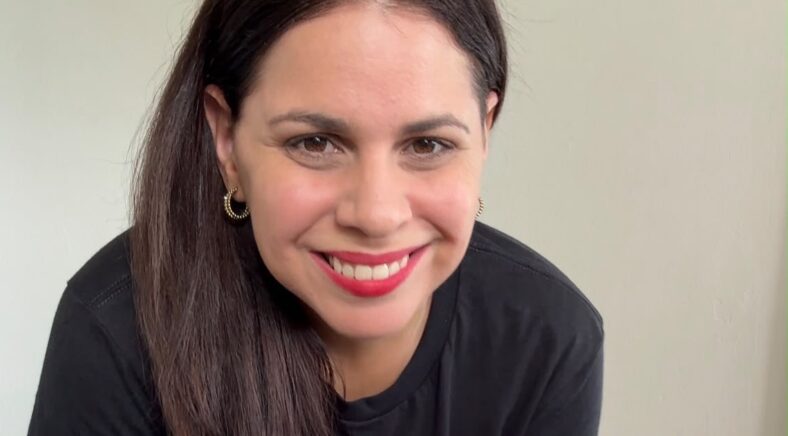 La investigadora Grace M. Cabrera Llinás visibiliza las aportaciones de mujeres en el libro Mujeres puertorriqueñas históricas que no me enseñaron en la escuela